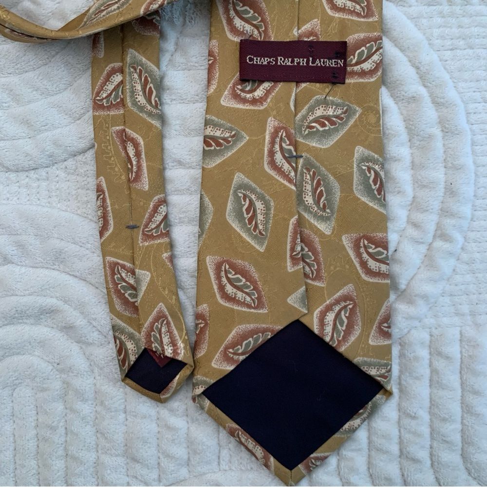 Vintage Chaps Ralph Lauren Gold Imported Silk Geometric Patterned Tie - Picture 3 of 13